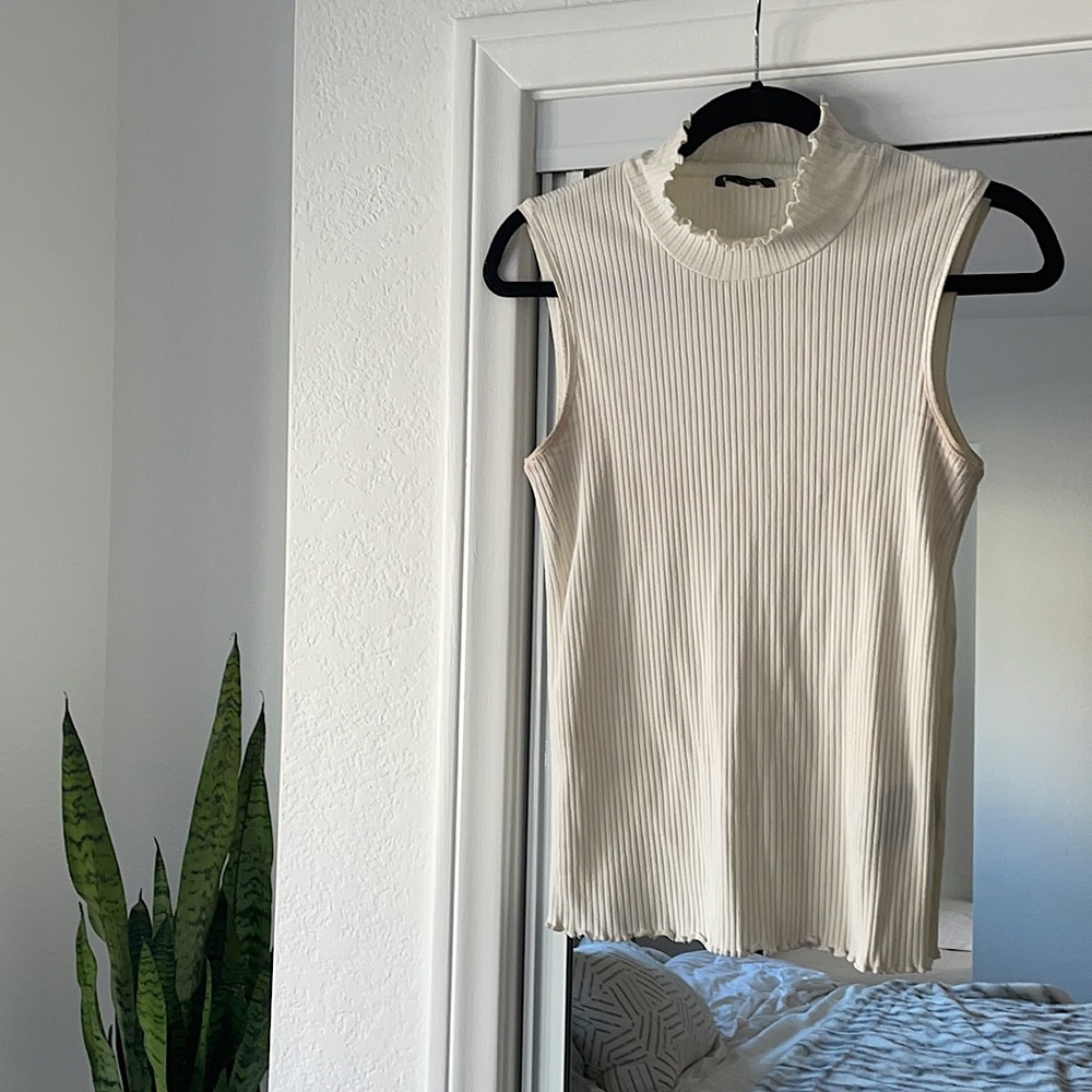 Club Monaco Sleeveless Scallop Turtleneck Size XS